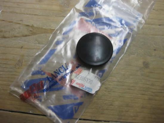 82386130 Afdekdop veerpoot Fiat Croma Lancia Delta Thema Turbo V6 Evolution