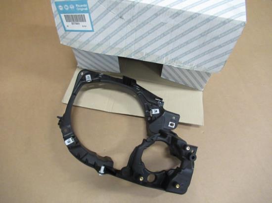 51754414 Koplamphouder rechts