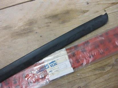 60570795 Raamlijst linker portier