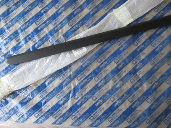 735294278 Stootstrip voorportier rechts