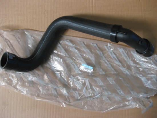 1477530080 Slang tussen intercooler en inlaatspruitstuk