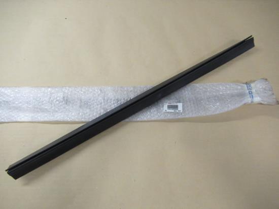 1487489898 Voorbumper strip