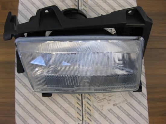 1474267080 Koplamp rechts