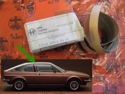 123326 Sticker dak rechts goudkleurig Alfa Romeo Sud Sprint Plus