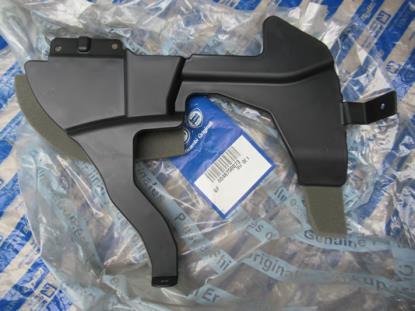 46750073 Kunststof interieur deel met isolatie voor onder stuurkolom