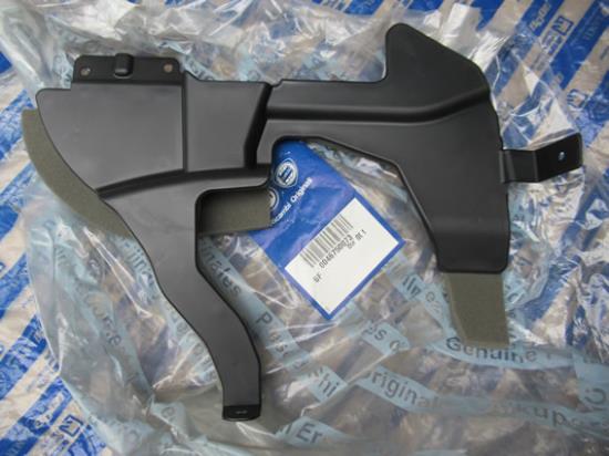 46750073 Kunststof interieur deel met isolatie voor onder stuurkolom