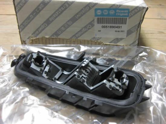 51890491 Fitting achterlicht links
