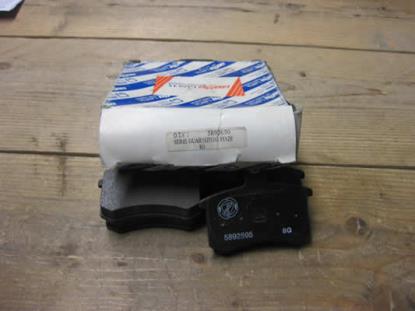 5892650 Remblokset achterzijde