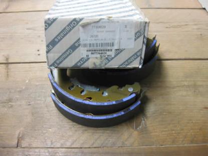 77364029 Remschoen set achter