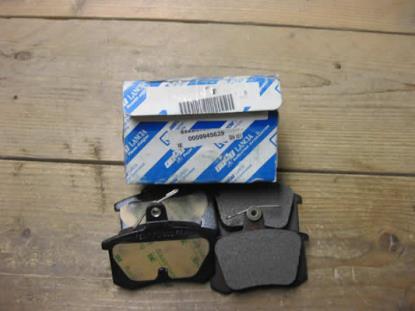 9945629 Remblokset achterzijde