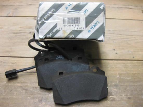 9947643 Remblokset voorzijde