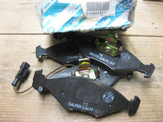 9948037 Remblokset voorzijde