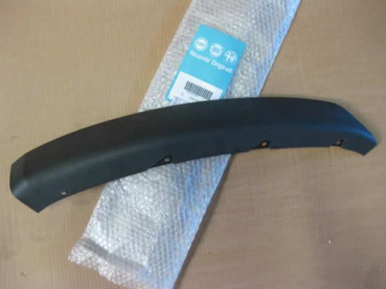 735474184 Sierlijst voorbumper rechts