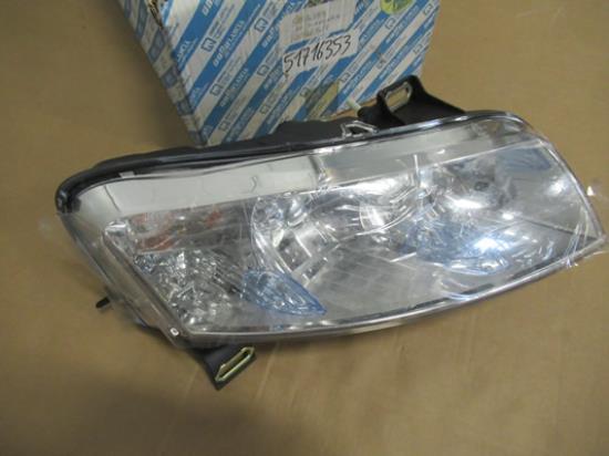 51716353 Koplamp rechts