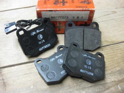 60777273 Remblokset voorzijde