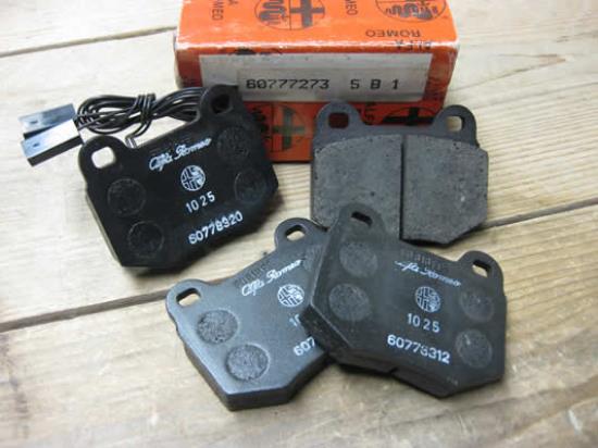 60777273 Remblokset voorzijde