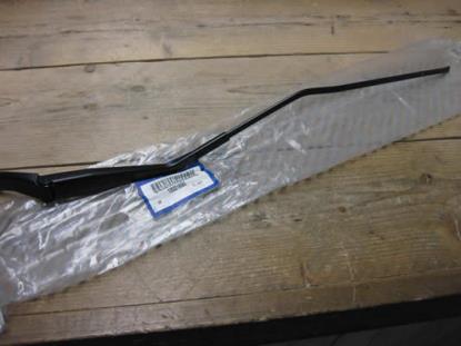 1353218080 Ruitenwisserarm rechts