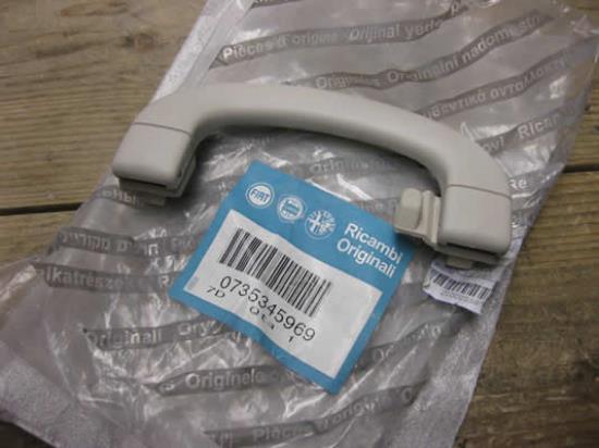 735345969 Handgreep aan plafond linksachter