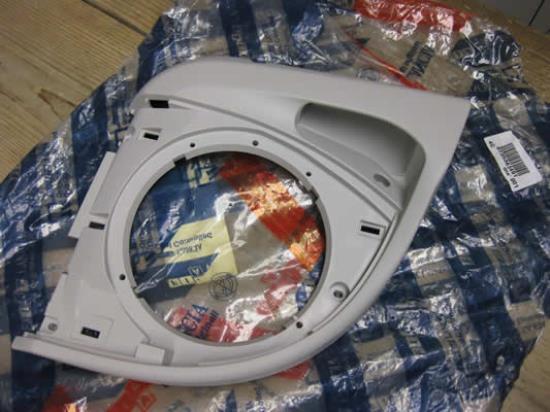 735363491 Montage steun luidspreker voordeur links