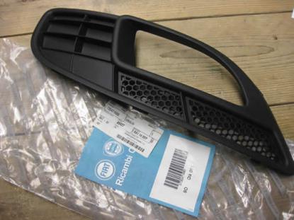 735471980 Grille voorbumper rechts met sparing voor mistlamp