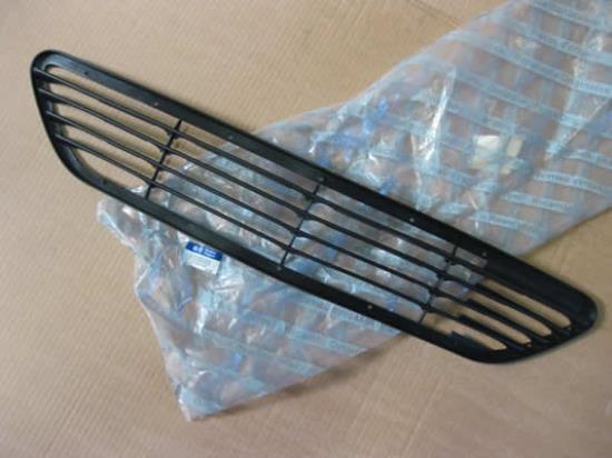 735297220 Grille uit voorbumper