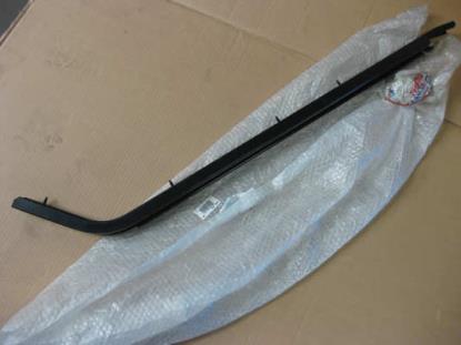 1477616080 Onderste geleiderail schuifdeur links