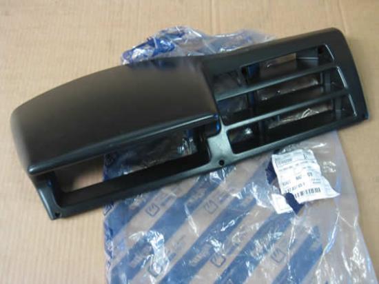 181692880 Dashboard deel boven instrumenten paneel