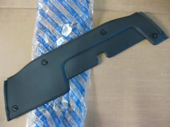 46771000 Afdekplaat onder motorkap