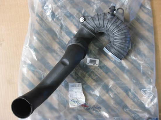 55185602 Luchtslang 2.4 JTD