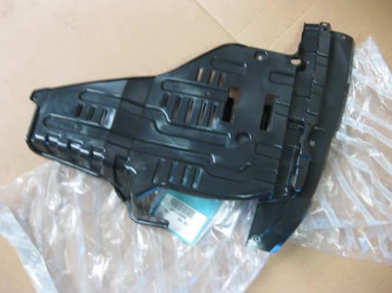 71743066 Bodemplaat motorruimte links