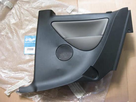 735388299 Bekleding rechts achter