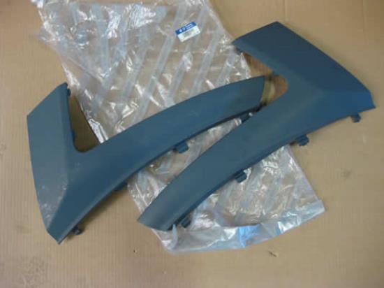 9467046478 Stootstrip voorbumper links en rechts