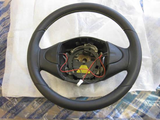 50900029 Stuurwiel zwart leer geel stiksel