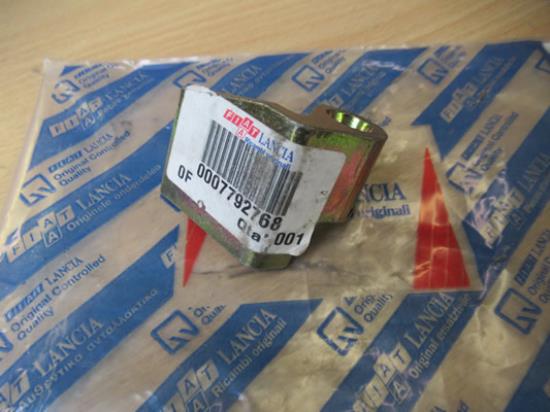 7792768 Scharnier linkerzijde