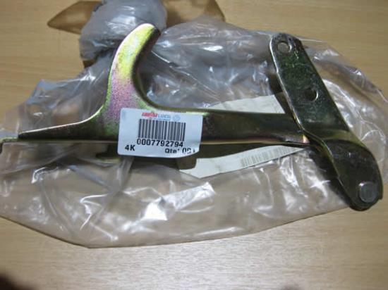 7792794 Motorkap scharnier links