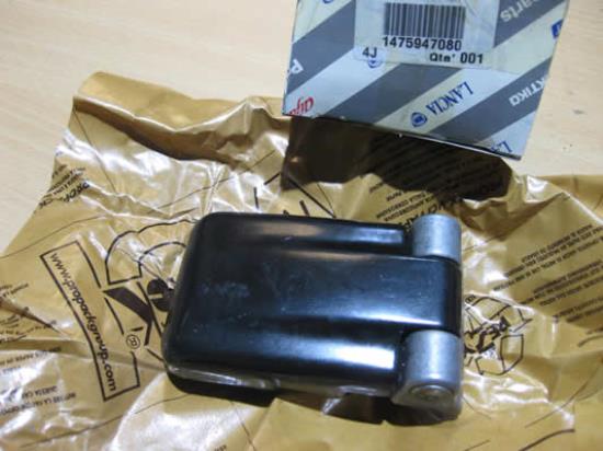 1475947080 Scharnier links