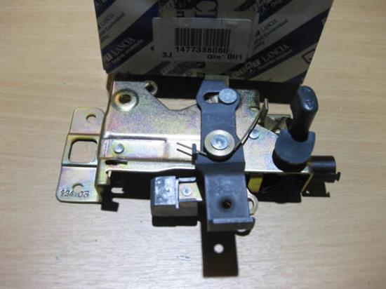 1477388080 Deurslot rechts