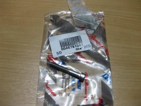 46781041 Bout voor dakdragers