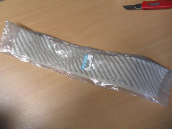 735462173 Sticker deurstijl naast spiegel linkerzijde