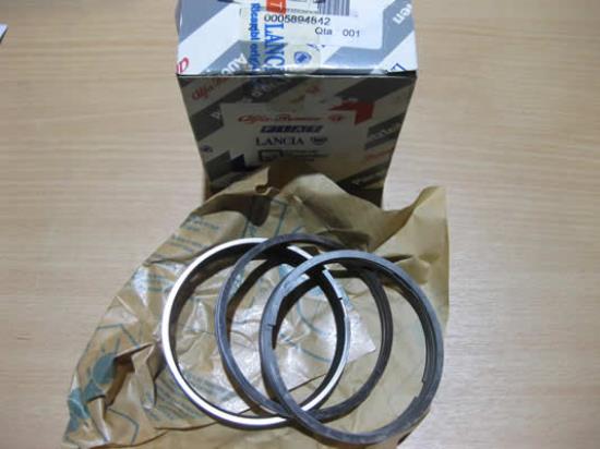 5894842 Zuigerveren set