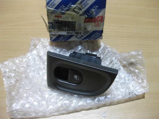 156029340 Schakelaar raambediening rechts achter