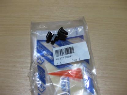 82470647 Veertje motorkap stok