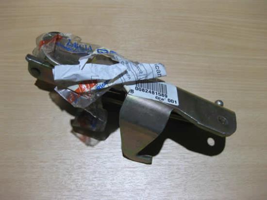 82481589 Motorkap scharnier rechts