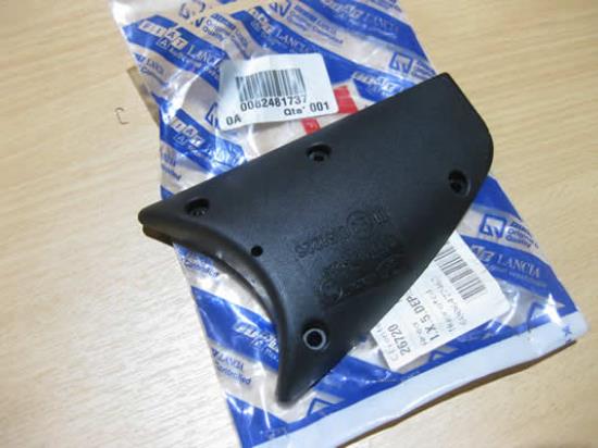 82481737 Afdekking onderzijde buitenspiegel rechterzijde