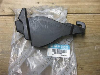 51789354 Rubber motorkap links