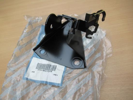 51857093 Beugel vering rechter achterzijde