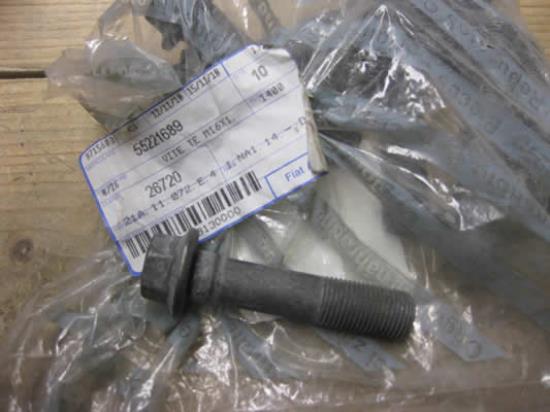 55221689 Bout distributie M16x70