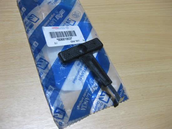 60681803 Naafkap demontage sleutel