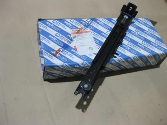 60815864 Stoel rails rechts