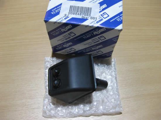 82487020 Koplamp sproeier rechts